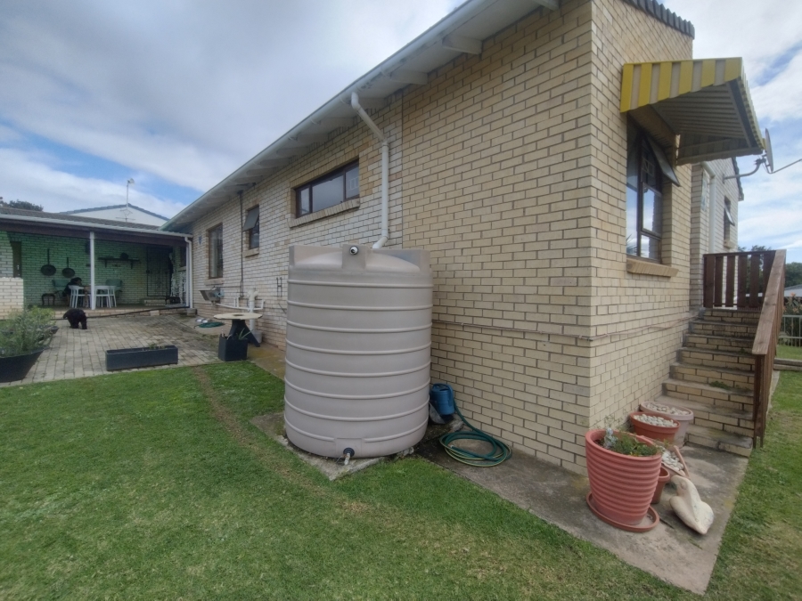 3 Bedroom Property for Sale in Wavecrest Eastern Cape